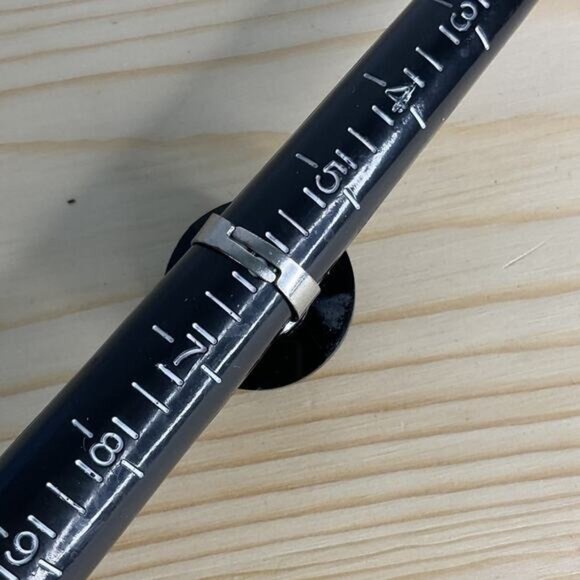 Jet Black Faceted Oval Acrylic Silver Tone Adjustable Band Ring - Picture 5 of 6